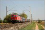 233 698 mit dem PKP Kohlezug aus Mhldorf in Richtung Regensburg Ost/Schwandorf am 21.04.2011 kurz nach Kfering.