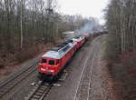 233 452 und 232 535 bei der Ausfahrt in Marktredwitz am 15.11.13.mit einem Getreidezug.