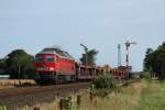 Marschbahnumleiter 2015: 233 285-6 donnert mit EZ 47403 (Esbjerg - Maschen) durch den Bahnhof Langenhorn. Fotografiert am 17.07.2015.