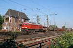 Am 3.08.2015 passiert 233 040-5 mit EZ 47401 Fredericia - Maschen Gbf das Stellwerk Egs in Hamburg-Eidelstedt. 