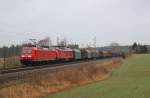 145 004-8 und 233 452-2 zu sehen mit einem Frankenwaldumleiter am 19.03.16 an der Schöpsdrehe bei Plauen/V.