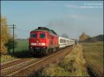 234 180 zieht hier den EC446 Warschau - Berlin ber die Ostbahn bei Trebnitz(M), 01.11.08.