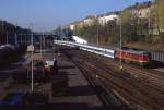 234 346 auf Drehfahrt mit einer Talgo-Garnitur, 25.10.1996.