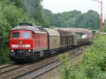 Bilder aus vergangenen Zeiten (3). 241 801-0 berbringt einen gemischten Gterzug von Montzen nach Aachen-West. An der Blockstelle bei Botzelaer wechselt der Zug vom belgischen Linksverkehr auf den deutschen Rechtsverkehr. An diesem 28/06/2008 strten noch keine Masten und Fahrdrhte den freien Blick. 