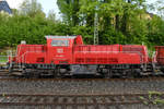 Die 261 025-1 der DB im April 2018 in der Nähe des Hattinger Bahnhofes.