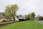 EHB CC 40 Maxima ist hier am 16.04.2024 um 08.50 Uhr mit einem schweren Schrottzug auf der Werkbahn in Hasbergen-Ohrbeck nach Georgsmarienhütte unterwegs.