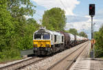 Mit einem langen Güterzug nach München, bestehende aus Kessel- , Gaskessel- und Kalkwagen wurde 247 044-1 am 13.05.17 in Poing fotografiert.