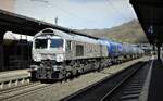 DIESELLOK DE671 DER RHEINCARGO AUF DER DILLSTRECKE IN DILLENBURG
Am 9.4.22 bei Durchfahrt im Bahnhof DILLENBURG/HESSEN mit Tankwagen-eine absolute Power-Lok....