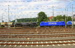 Die Class 66 653-07 HSL-Polska fährt mit einem Güterzug von Aachen-West(D) nach Antwerpen- Haven/Groenland(B) bei der Ausfahrt aus Aachen-West und fährt in Richtung Montzen/Belgien.