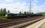 Die Class 66 PB17 von der Rurtalbahn-Cargo fährt mit einem Bliezug aus Sloehaven(NL) nach Stolberg-Hammer(D) bei der Abfahrt aus Herzogenrath  und fährt gleich die Kohlscheider-Rampe hoch nach Kohlscheid in Richtung Kohlscheid,Richterich,Laurensberg,Aachen-West,Aachen-Schanz,Aachen-Hbf,Aachen-Rothe-Erde-Eilendorf,Stolberg-Hbf-Rheinland.
Aufgenommen am Bahnhof von Herzogenrath.
Bei Sommerwetter am Nachmittag vom 22.7.2017.