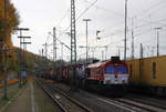 Die Class 66 DE6311  Hanna  von Crossrail steht in Aachen-West mit einem Containerzug aus 	Ludwigshafen(D) nach Zeebrugge-Ramskapelle(B) und  wartet auf die Abfahrt nach Belgien.
Aufgenommen vom Bahnsteig in Aachen-West.
Bei Sonnenschein am Kalten Mittag vom 19.11.2017.