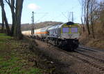 Die Class 66 6601 von Captrain fährt jetzt für Railtraxx kommt die Gemmenicher-Rampe herunter nach Aachen-West mit einem Kesselzug aus Antwerpen-Waaslandhaven(B) nach Passau(D).