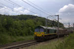 Ein Blick auf die Class 66 266 031-4 von Railtraxx sie lief kalt mit einem schweren gemischten Güterzug aus Linz Voestalpine(A) nach Antwerpen Waaslandhaven(B) Vorne fährt die Class 66 6601 von Captrain fährt jetzt für Railtraxx.
Aufgenomen bei Gemmenich/Botzelaer(B) von einem Weg an der Montzenroute. 
Bei Sonne und Wolken am Nachmittag vom 9.6.2019.