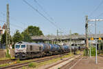 DE672 der Rheincargo mit Kesselwagenganzzug am 15.07.2022 in Esslingen. 