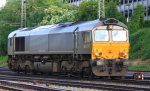 Die Class 66 DE6307 von DLC Railways kommt als Lokzug aus Montzen-Gare(B) und fhrt in Aachen-West ein in der Abendsonne am 14.6.2013.