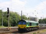 Die Class 66 PB15 von Railtraxx BVBA rangiert in Aachen-West.