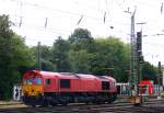 Die Class 66 DE6313 von Crossrail rangiert in Aachen-West bei Sonne und Wolken am Nachmittag vom 22.6.2014.