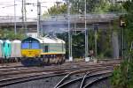 Ein Nachschuss von der Class 66 PB08 von Crossrail fährt als Lokzug von Aachen-West nach Montzen/Belgien bei der Ausfahrt aus Aachen-West in Richtung Montzen/Belgien. 
Aufgenommen vom Bahnsteig in Aachen-West. 
Bei schönem Herbstwetter am Nachmittag vom 27.9.2015.