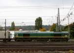 Class 66 PB08 von Crossrail fährt mit viel Dieselpower mit einem Containerzug aus Novara(I) nach Geleen-Lutterade(NL) bei der Ausfahrt aus Aachen-West in Richtung Montzen/Belgien.