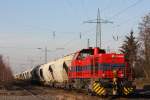 Die Neusser Eisenbahn Mietlok 500 1567 ( ex Chemion 09) musste am 6.2.12 mit einem leeren Kalkstaubzug einen kleinen Halt in Ratingen-Lintorf einlegen.