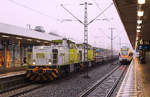 Zu morgendlicher Stunde durchfahren DE 402 und DE xxx mit dem TKSE-Pendel den Gelsenkirchener Hbf gen Westen.
Aufnahmedatum: 30. Januar 2017