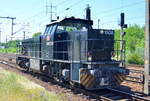 Die northrail 5001508 (92 80 1275 615-3 D-NRAIL) angemietet von DB mal wieder in unserer Region im Bahnbau-Einsatz, 29.05.18 Durchfahrt Bf.