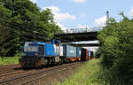 In Oberhausen-Osterfeld konnte ich Duisport Rail 275 635 mit einem Containerzug ablichten,
der vermutlich von Marl CWH kam.
Aufgenommen am 30. Mai 2018.