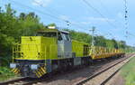 LOCON mit der Alpha Trains Lok  1138  (NVR:  92 80 1275 119-5 D-LOCON ) und einigen Oberbaustoffwagen am Haken am 26.07.21 Durchfahrt Bf. Berlin Hohenschönhausen.