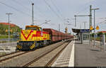 Der  Kohlependel  von den Buna-Werken nach Wählitz durchfährt mit 275 219-4 (Lok 219 | Vossloh G 1206) Merseburg Hbf auf Gleis 3.