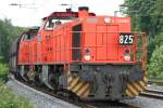 Die 825 & 824 der RBH durchfahrt DUisburg Neudorf in DT am 28.05.2010