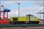 275 119-6 der Locon steht vor Ihrem Containerzug auf dem KV-Terminal am Jade-Weser-Port um Ihn gleich Anzukuppeln.