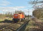 Nach dem die 1275 004-0 einen Güterzug nach Uerdingen in den Chemiepark gebracht hatte, ist sie hier nun wieder auf dem Rückweg nach Dormagen.