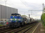 NIAG Lok 3  kommt mit einem Sodazug aus Solvay-Rheinberg nach Düsseldorf-Reisholz und kommt aus Richtung -Duisbrug-Rheinhausen und fährt durch Duisburg-Rheinhausen-Ost in Richtung