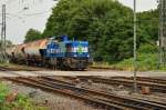 NIAG No.1 alias 277 804-1 mit einem Kalkzug von Rohdenhaus nach Oberaussem bei der Durchfahrt in Grevenbroich, hier am Bü Blumenstraße. 4.7.2014