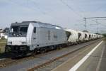 RheinCargo DE 802 (92 80 1285 113-7 D-RHC) mit einem Kalkzug für die Braunkohlenkraftwerke, aufgenommen im Bf Grevenbroich (17.4.14).