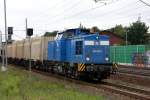 Am 06.07.2012 kam 293 026-1 der Press ber die Stammbahn mit einem Hachschnitzelzug durch Rathenow