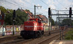 Ein Naschschuss von der DE76 von Rheincargo und sie fährt als Lokzug aus Rommerskirchen nach Köln-Gremberg und kommt aus Richtung Rommerskirchen,Stommeln,Pulheim und fuhr durch Köln-Ehrenfeld in Richtung Köln-West,Köln-Süd. Aufgenommen vom Bahnsteig 3 in Köln-Ehrenfeld. Bei Sommerwetter am Mittag vom 26.7.2018.