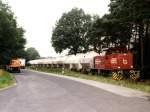 D24 der Bentheimer Eisenbahn AG mit Gterzug 44419 zwischen Coevorden und Bad Bentheim in Grasdorf am 15-7-1997. Bild und scan: Date Jan de Vries. 