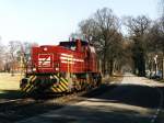 D24 der Bentheimer Eisenbahn AG mit bergabegterzug 209 Coevorden Heege-Esche ohne Wagens auf die Stichstrecke an die Gterbahnstrecke Coevorden-Bentheim in Emlichheim am 24-2-2003.