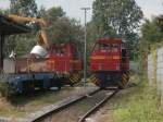 Am 16.7 standen eine MaK G 1205 und eine unbekannte Diesellok von der Neusser Eisenbahn im Neuss Düsseldorfer Hafen auf der Düsseldorfer Hafenseite.