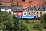 Lok 1522 Vossloh MaK G 1206 BB der BUVL (vermietet an CFL Cargo) (mit Schwesterlok CFL 1582) am 28.07.2018 am westlichen Moselufer in Trier (Trierer Weststrecke) auf dem Weg Richtung Luxemburg.