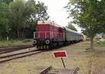 107 018 fuhr am 08.09.19 von Schwarzenberg nach Schleiz. Hier ist der Zug in Schleiz zusehen.