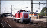 290174 durchfährt hier am 21.5.1992 solo den Bahnhof Köln Deutz.