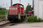 290 504 und 290 371(schn altrot lackiert) abgestellt am 13.06.2011 in Zwickau(Sachs.)Hbf.