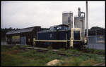 Diese Szene ist unwiederholbar. Der Gleisanschluss zum Hafen Achmer, den hier 291097 vom BW Osnabrück am 24.8.1992 um 11.06 Uhr befährt, ist längst abgebaut. Die Abzweigweiche zur Strecke Osnabrück - Bramsche ist entfernt worden. Der Hafen hat heute keine Gleisanbindung mehr. 