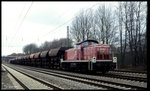 Am 1.11.1997 war 291005 im Bauzugdienst mit einem Schotterzug auf der Rollbahn im Bahnhof Natrup - Hagen zu sehen.