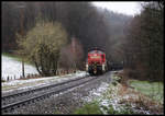 DB 294952-2 hat am 11.03.2019 um 12.11 Uhr den Steigungsbereich der Werksbahn nach Georgsmarienhütte am Augustaschacht erklommen und nähert sich dem Brechpunkt der Strecke am ehemaligen