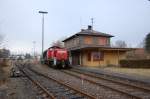 294 685 am 06.02.2009 vor dem Bahnhofsgebude Hirschau (Strecke Amberg-Schnaittenbach)