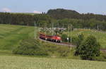 Übergabe ER 53939 von Reuth nach Marktredwitz mit 294 804 kurz vor dem Haltepunkt Grobau. Die Übergabe bringt Schrott zu einem Schrotthändler und konnte am 24.06.2020 eingefangen werden. 