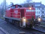 V90,294 848-7 wartet in Bochum Hbf. aus Ausfahrt.(02.12.2008)